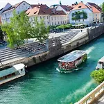 Lovely Lili On A Terrace 公寓 *