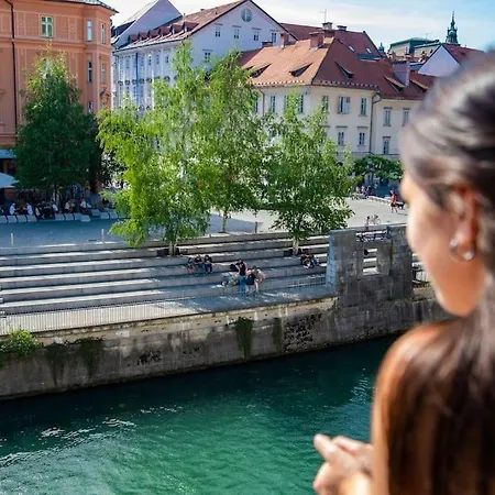 Lovely Lili On A Terrace * 卢布尔雅那